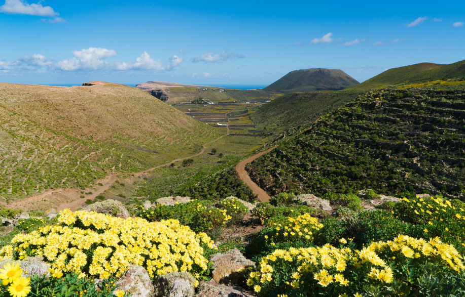 April Adventures in Lanzarote: A Guide to Weather, Activities, and Local Secrets
